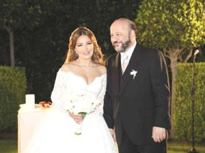 وزير الاعلام وعروسه