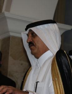 السفير يلقي كلمته